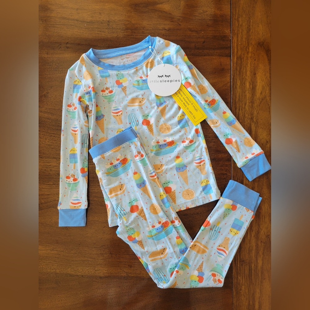 Little Sleepies 2 piece pajamas NWT